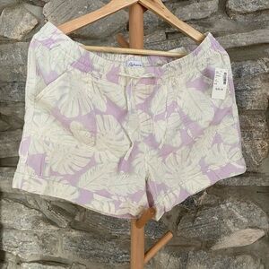 Lavender Leaf Print Women’s Shorts